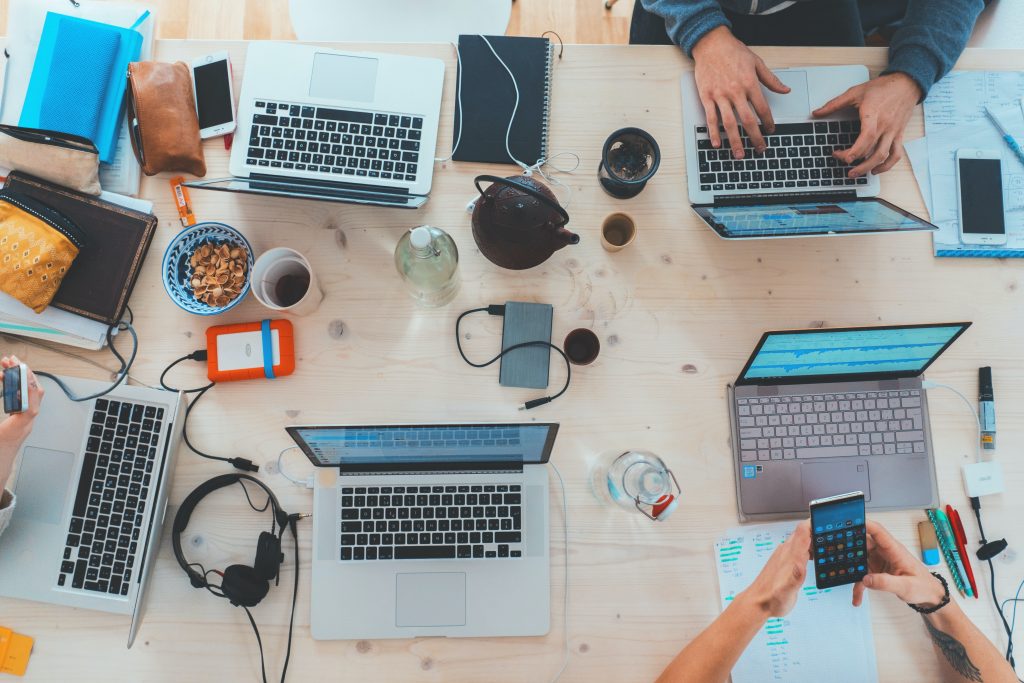 Familiarize yourself with the advantages and disadvantages of BYOD Bring Your Own Device (BYOD)